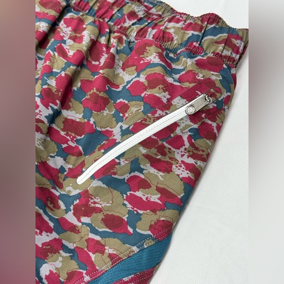 Lululemon Pace Breaker Athletic Liner Shorts Multicolor Abstract Camo Large - Picture 7 of 11